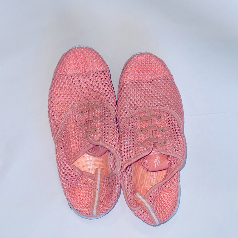 Aleader water shoes brand new